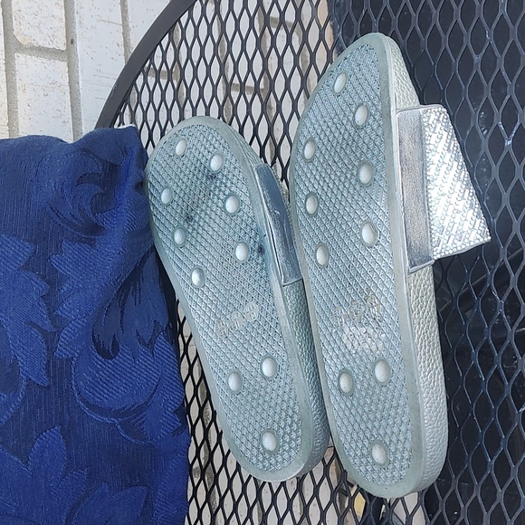 Silver Shoes - Picture 8 of 9